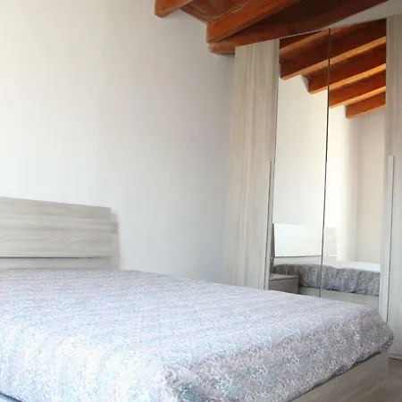 Modern Chic Pool House 24 *